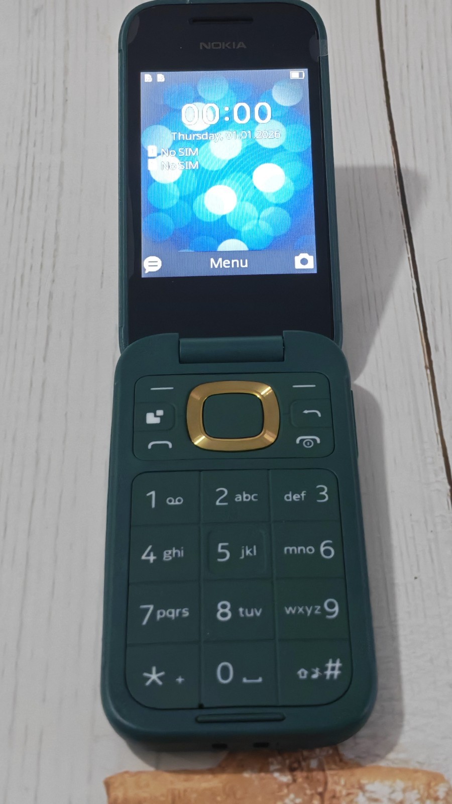 Excellent Nokia 2660 Flip Unlocked 128MB 48MB RAM Dual SIM MicroSD Random Color