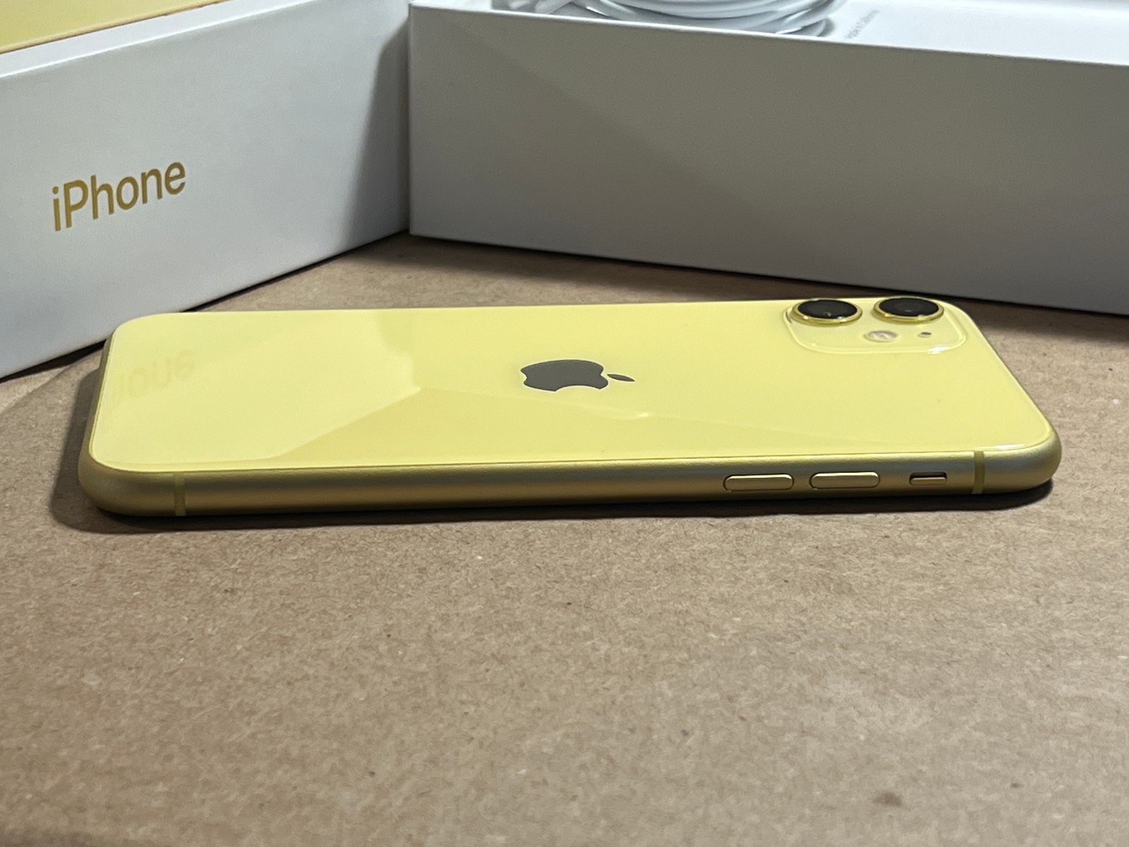 Apple iPhone 11 64GB Yellow Unlocked A2111 READ