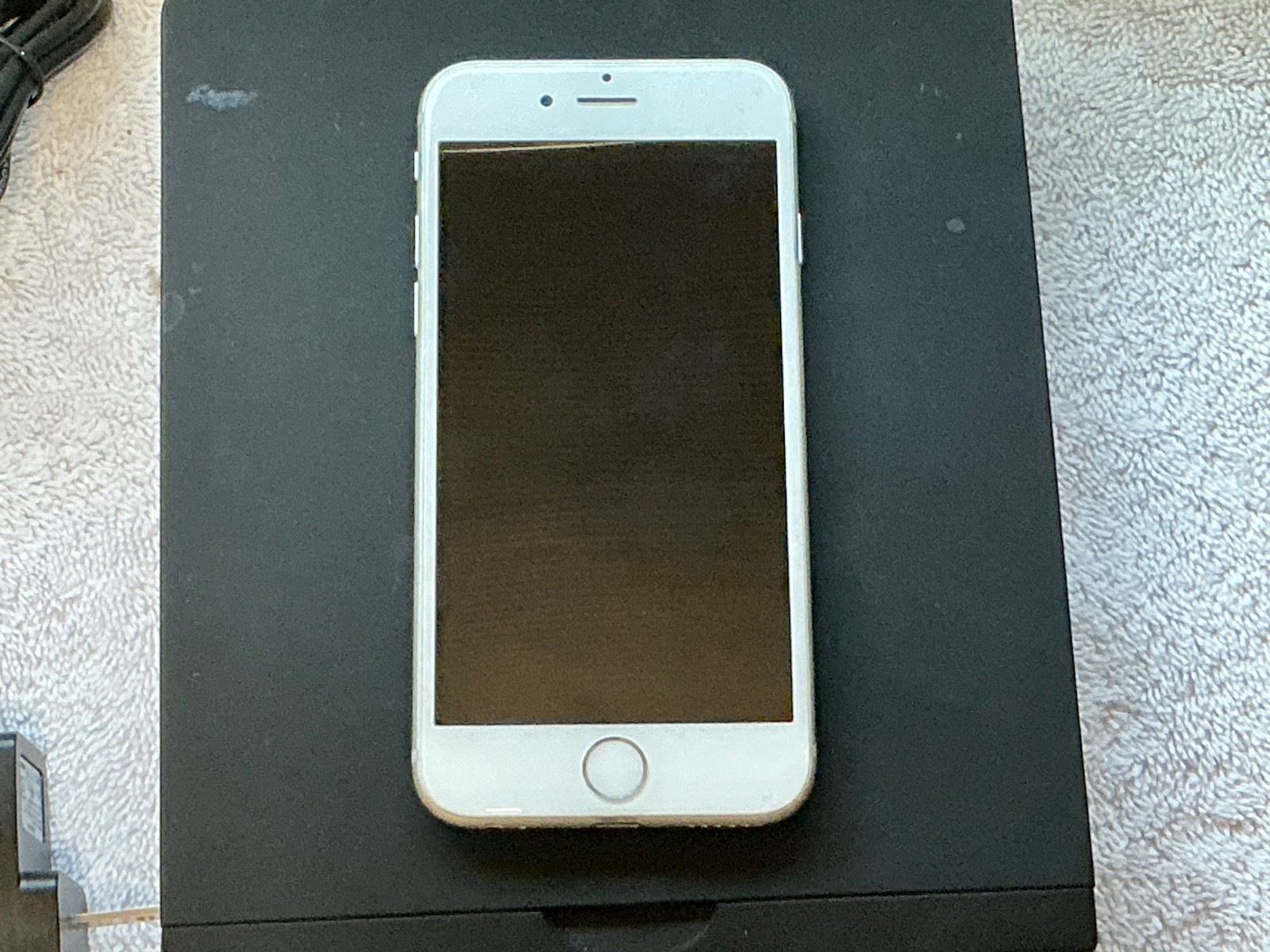 Apple iPhone 6 Silver Verizon Not Turning on Phone for Parts Only
