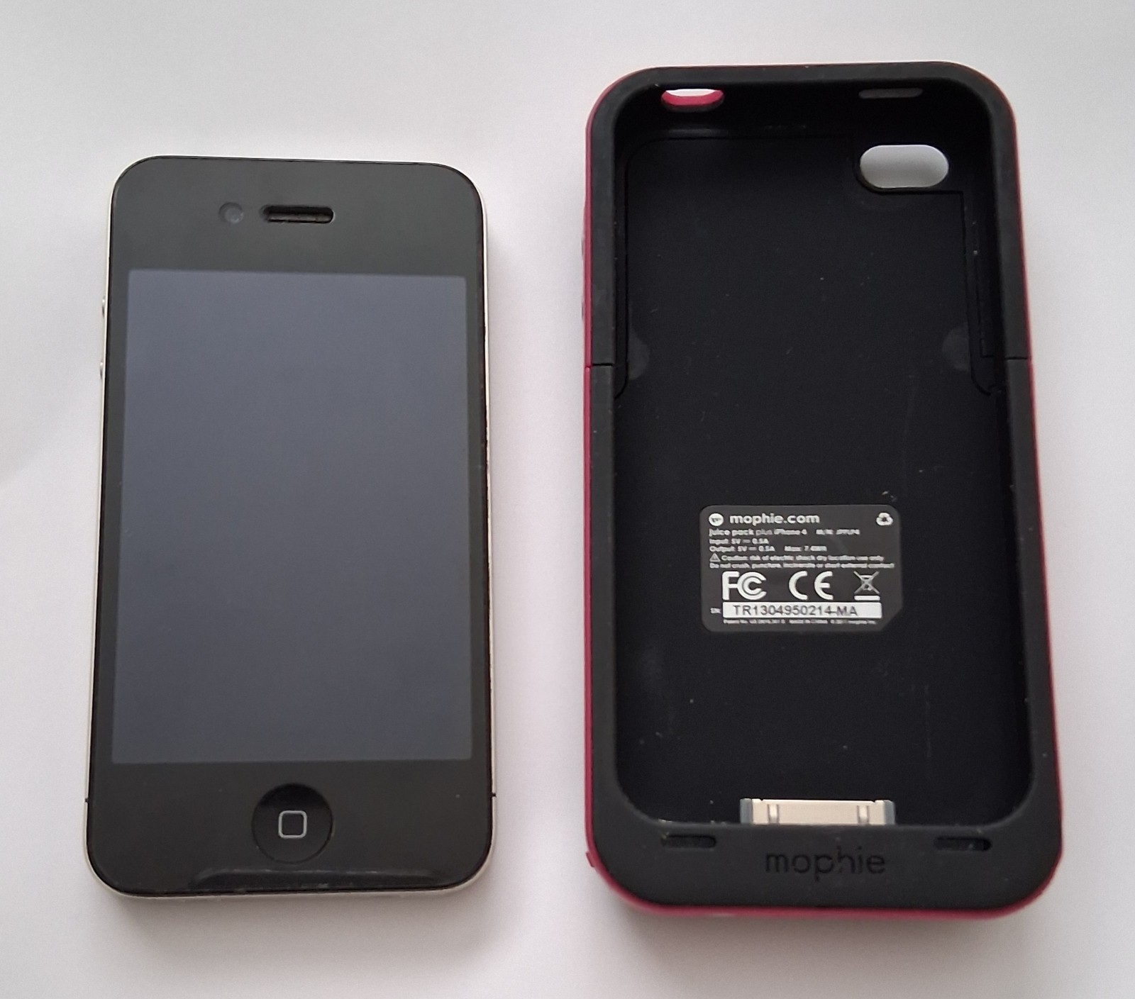 Apple iPhone 4 – 16GB – Black – Unlocked A1332 + Morphie Juice Pack Plus