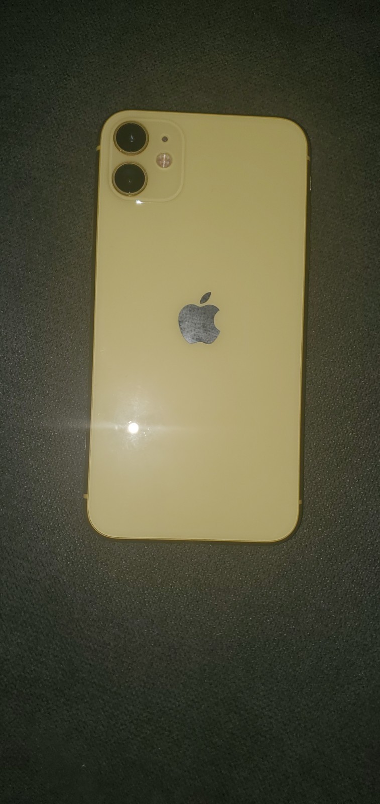 Apple iPhone 11 – 128GB – Yellow (Unlocked) A2221 (CDMA + GSM)