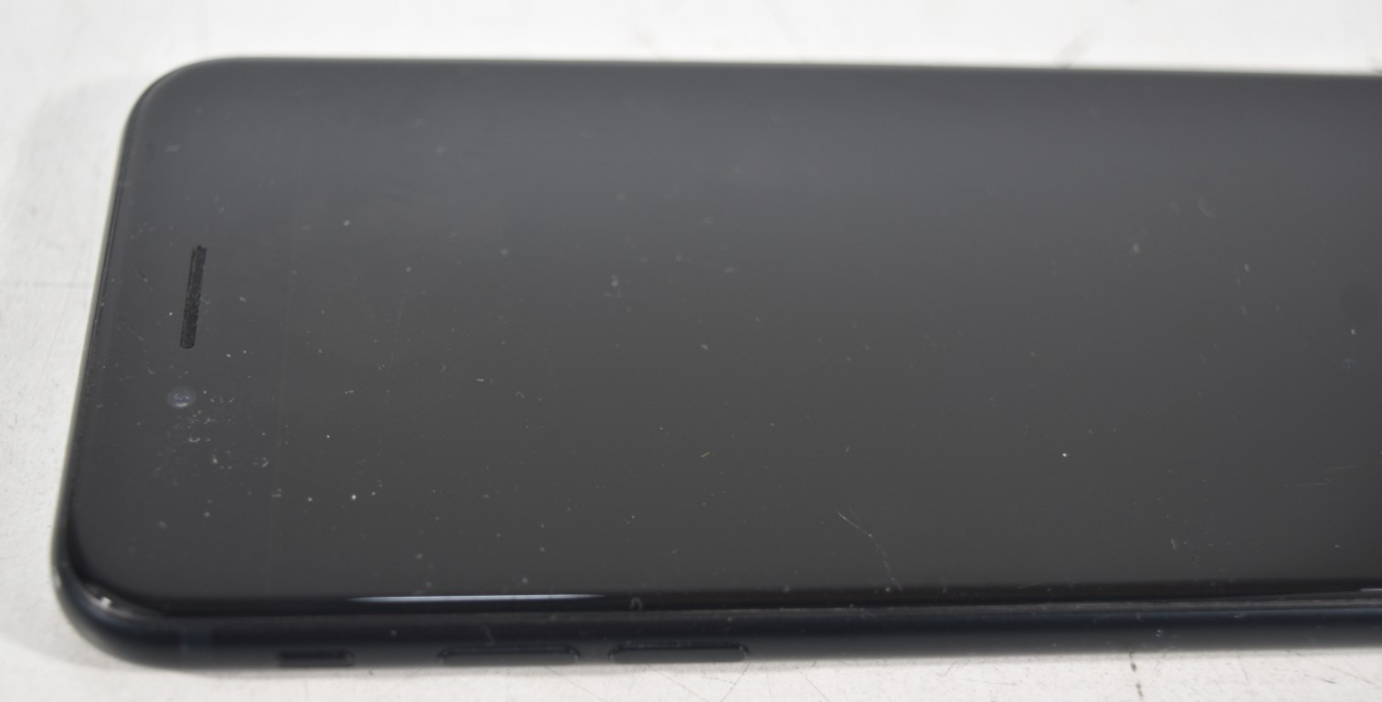 Apple iPhone SE 3rd Gen A2595 Unlocked 64GB Midnight MNA93LL/A Good