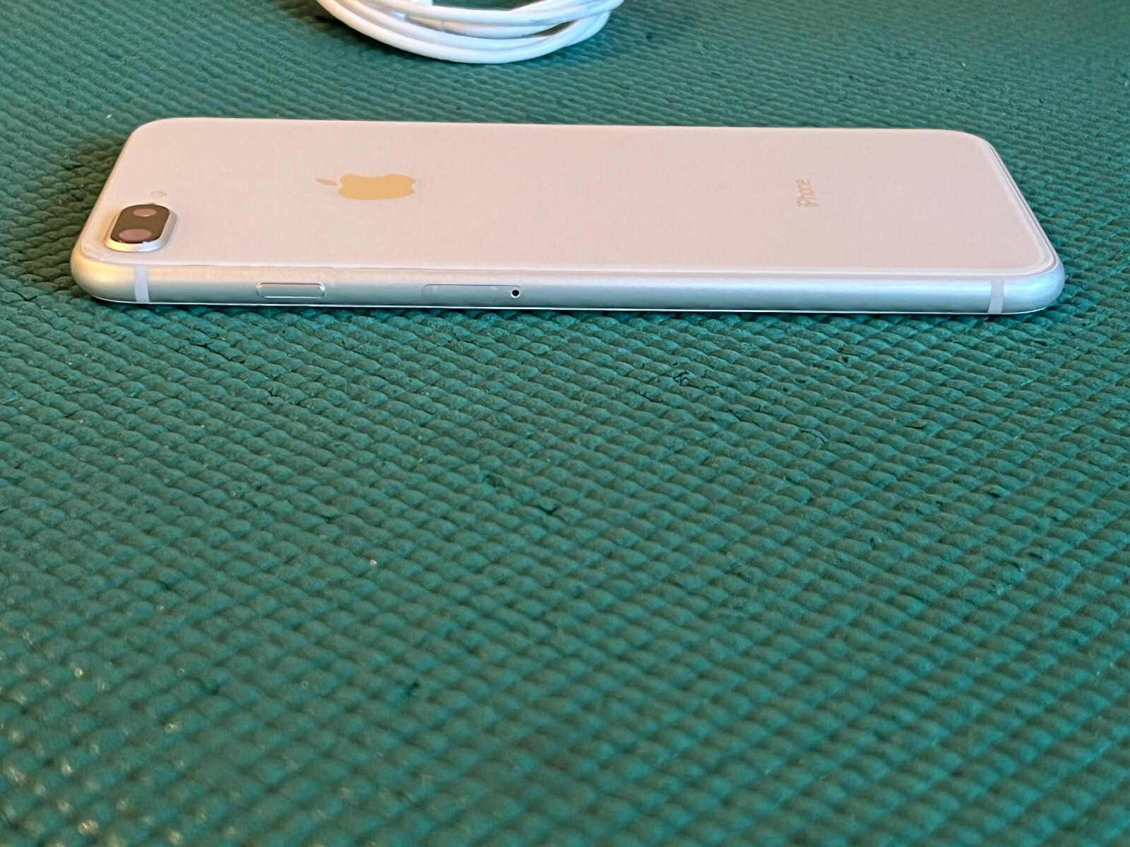 Apple iPhone 8 Plus – 64GB – Silver unlocked A1897 (GSM)