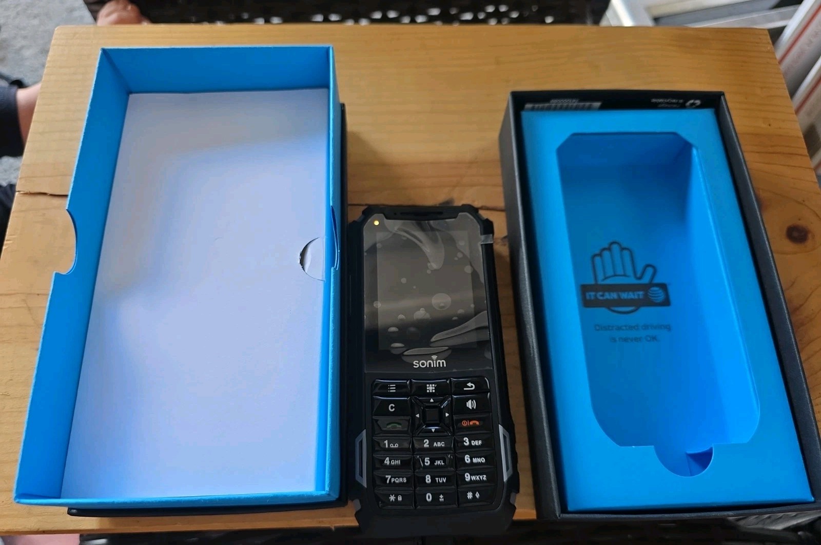 Sonim XP5s XP5800 16GB 4G Rugged Smartphone AT&T Only – Broken Screen