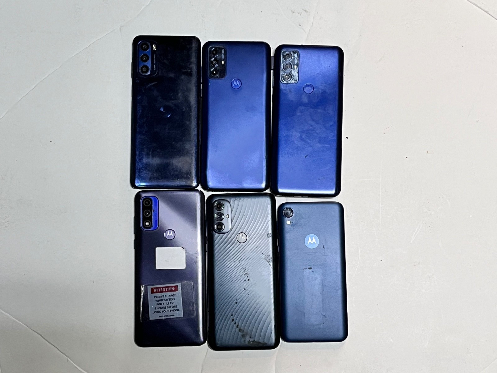 Lot of 6 Mixed Motorola Smartphones – FOR PARTS