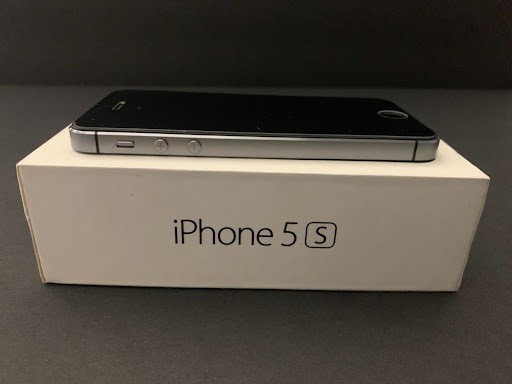 Apple iPhone 5s – Space Gray – 32GB – Factory Unlocked (Model A1533) – Phone/Box