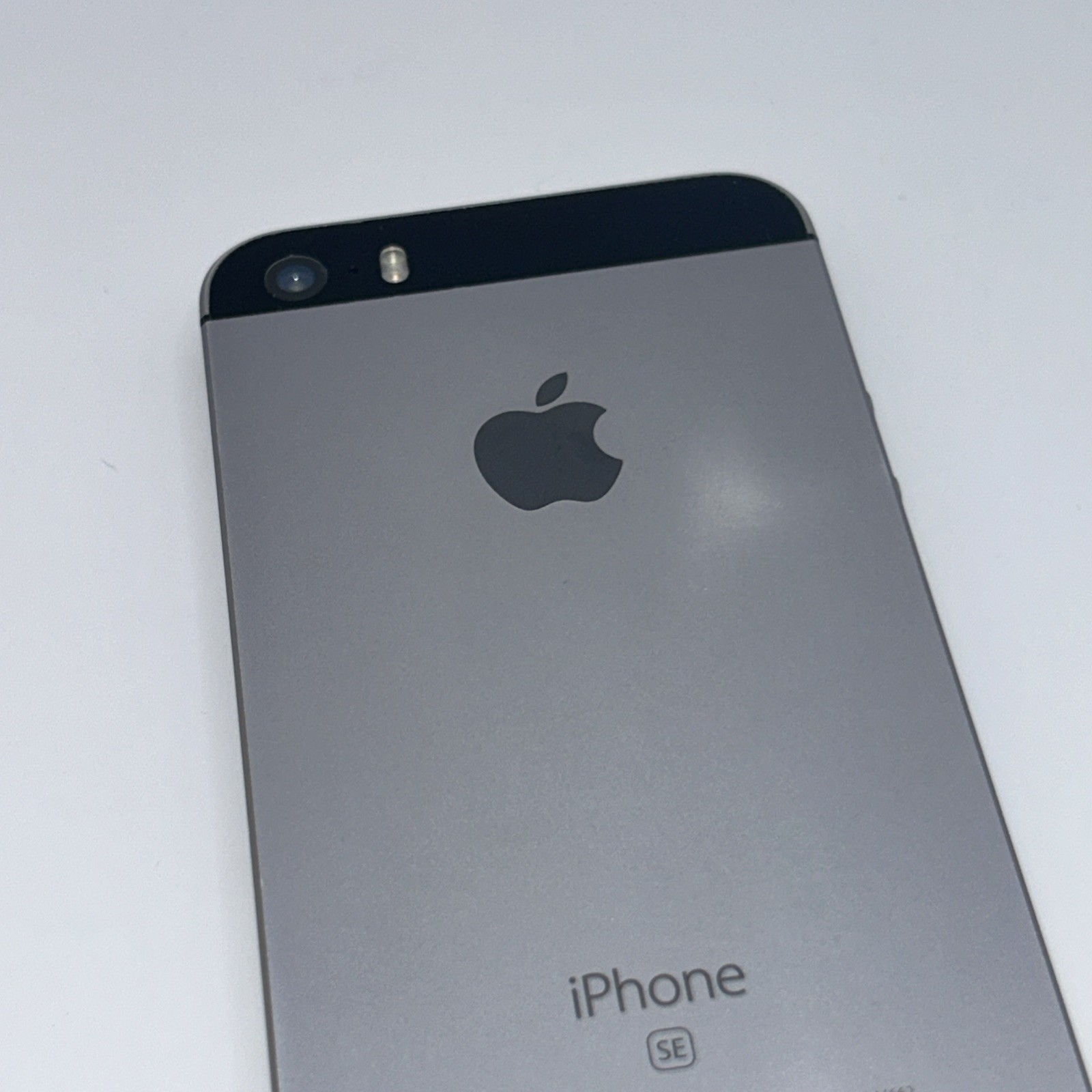 Apple iPhone SE 34GB Space Gray