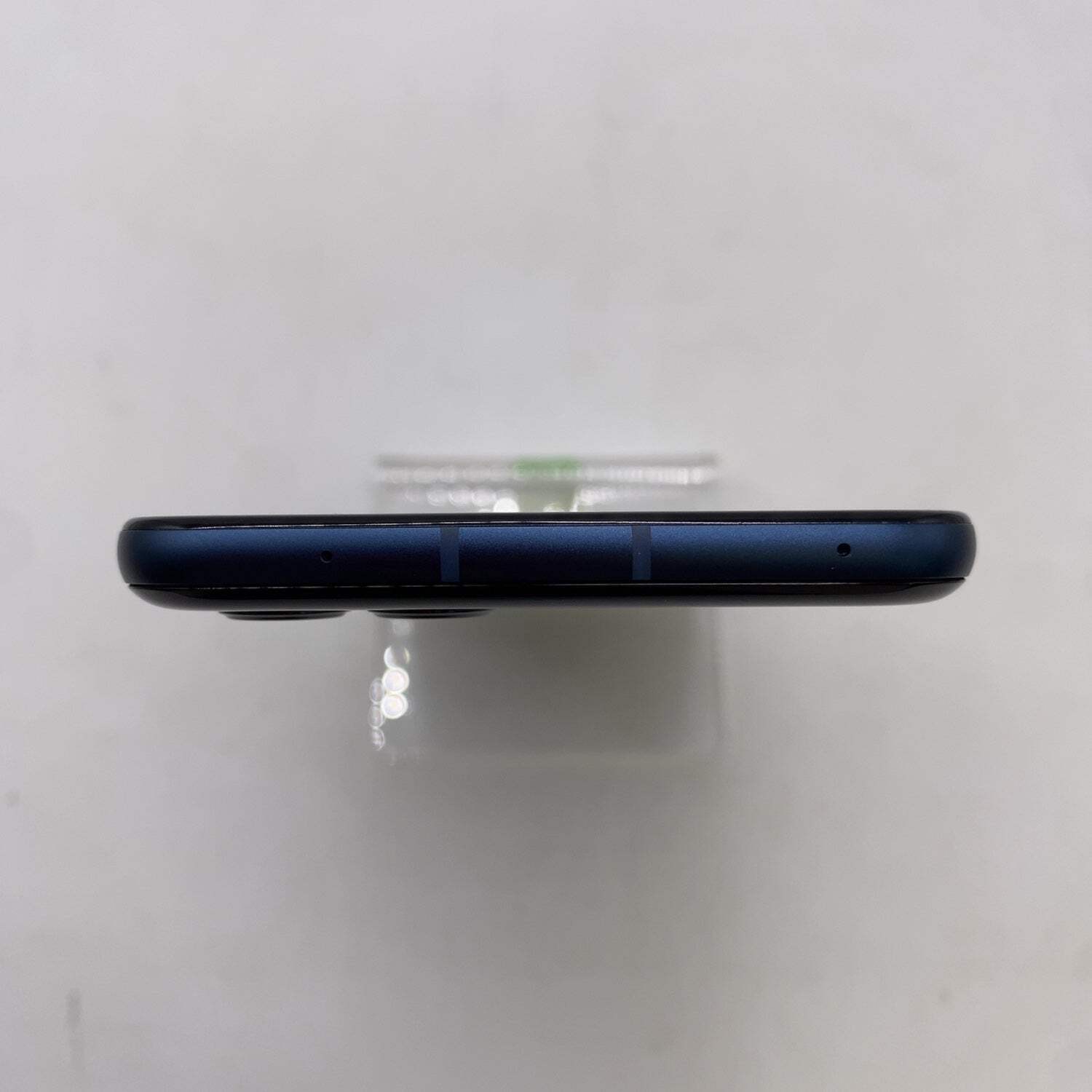Factory Unlocked Motorola Razr 256GB Android 16 Navy Blue XT2553-1