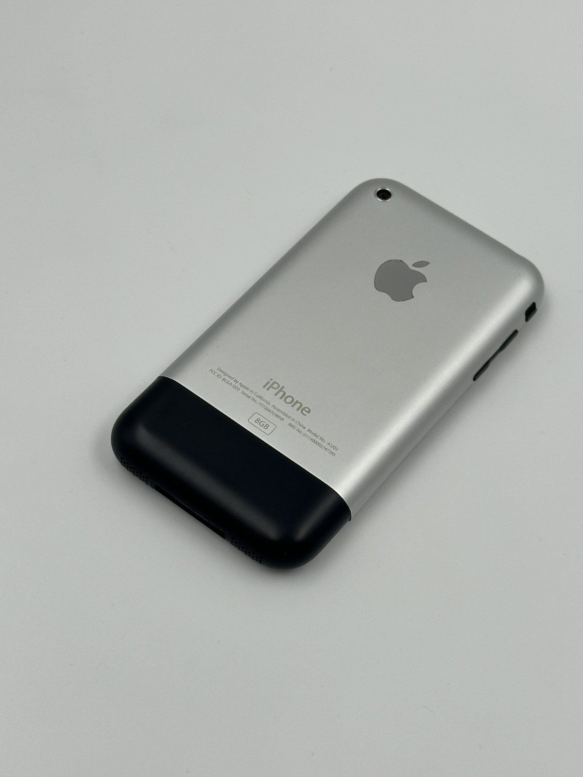 iOS 1.0 Apple iPhone 1st Generation – 8GB – Black A1203 (GSM) 2G MA712LL/A