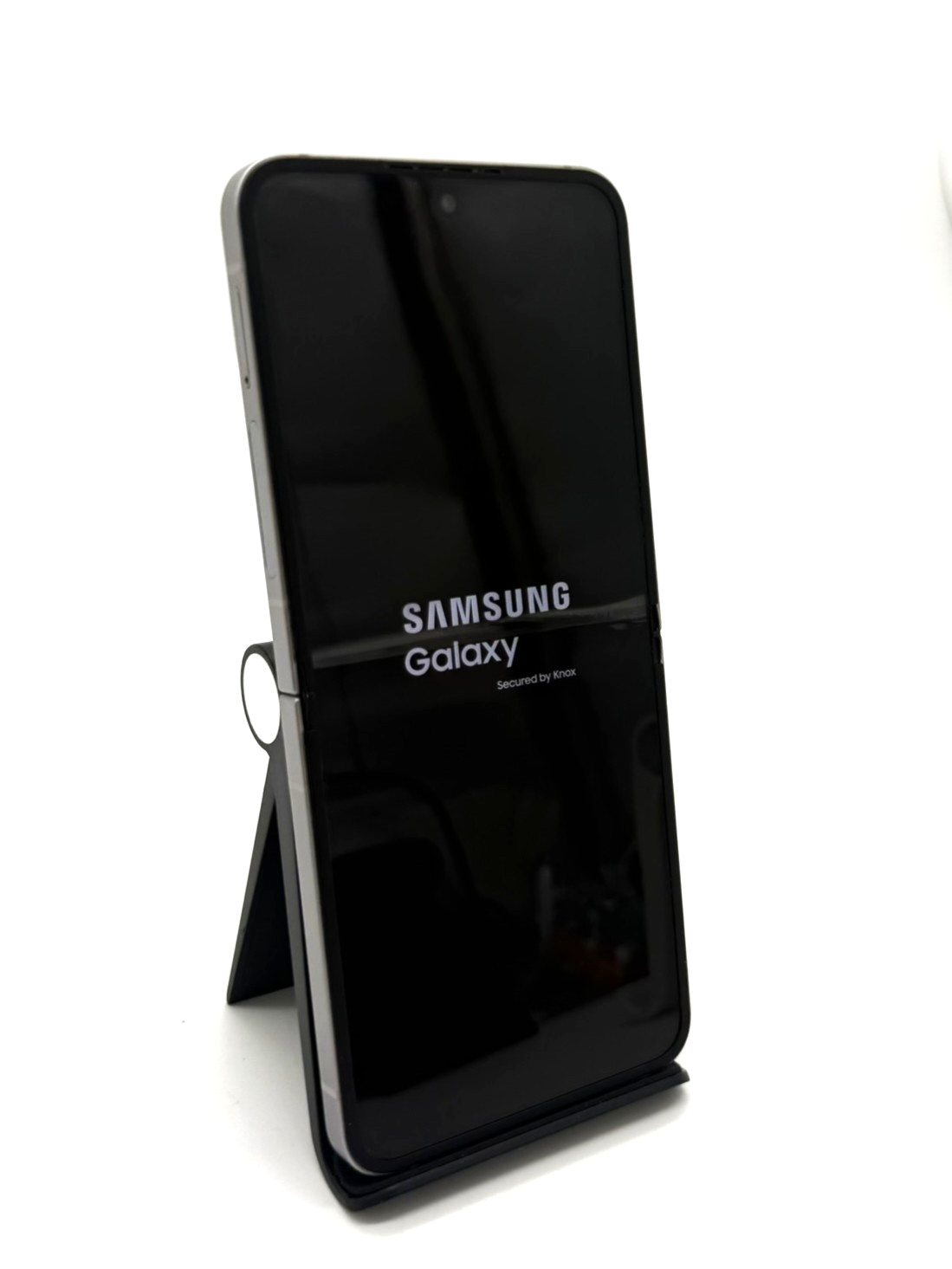 😍 UNLOCKED! Samsung Galaxy Z Flip6 256GB Silver Shadow Screen Imperfection READ