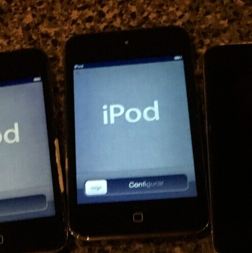 Apple ipod 3G / A1288 – 8GB – Black and Silver (Smartphone READ