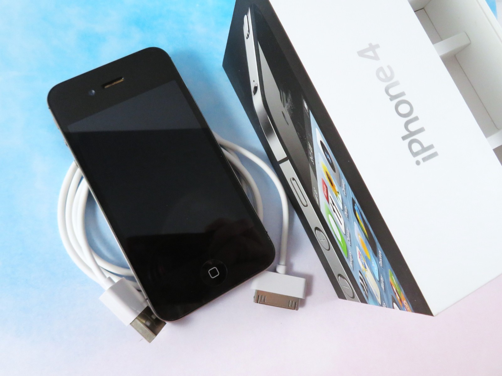 Apple iPhone 4 Black A1349 Verizon 8GB w Original Box Tested Working