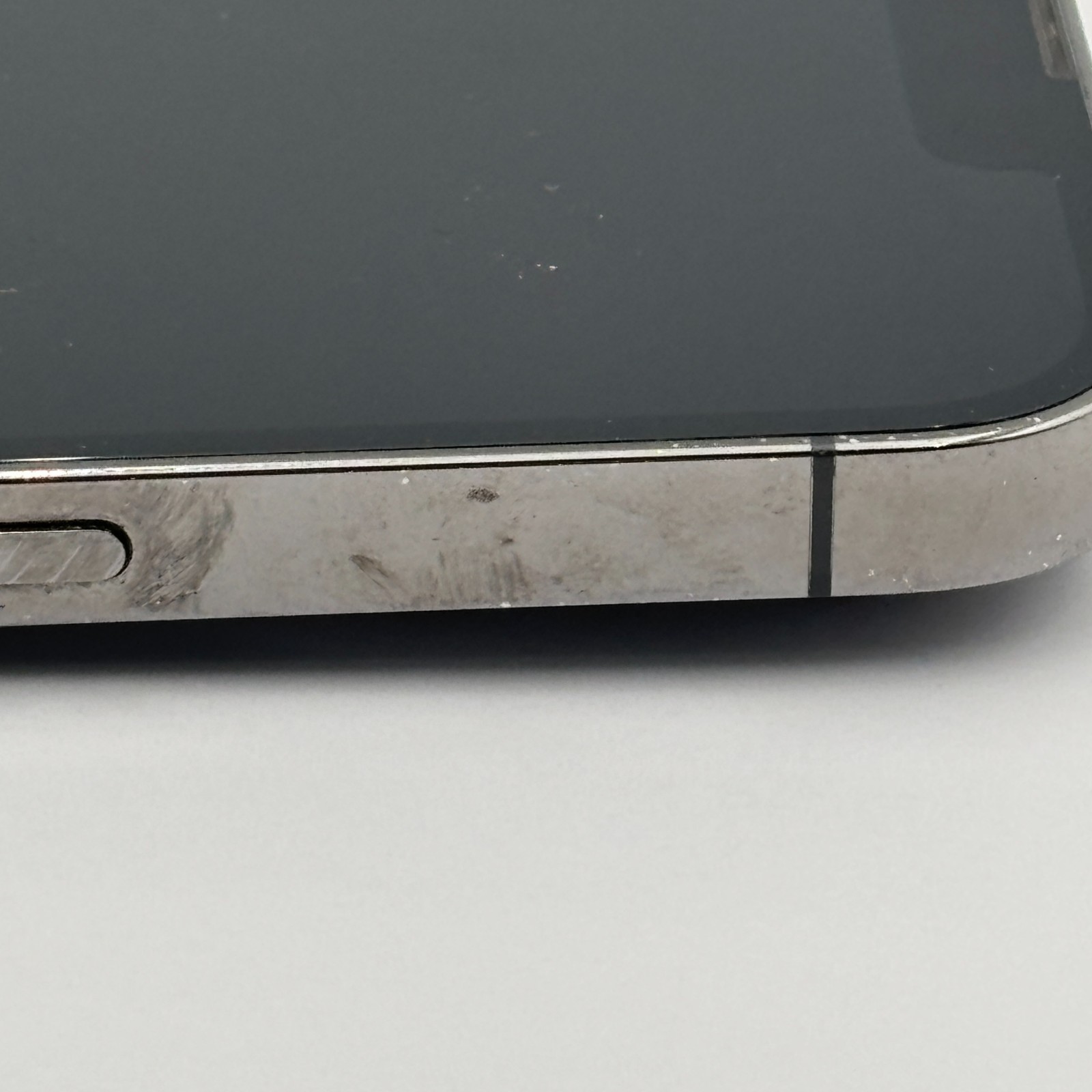 Apple iPhone 13 Pro 128GB Graphite Unlocked Cracked Back FOR PARTS Read