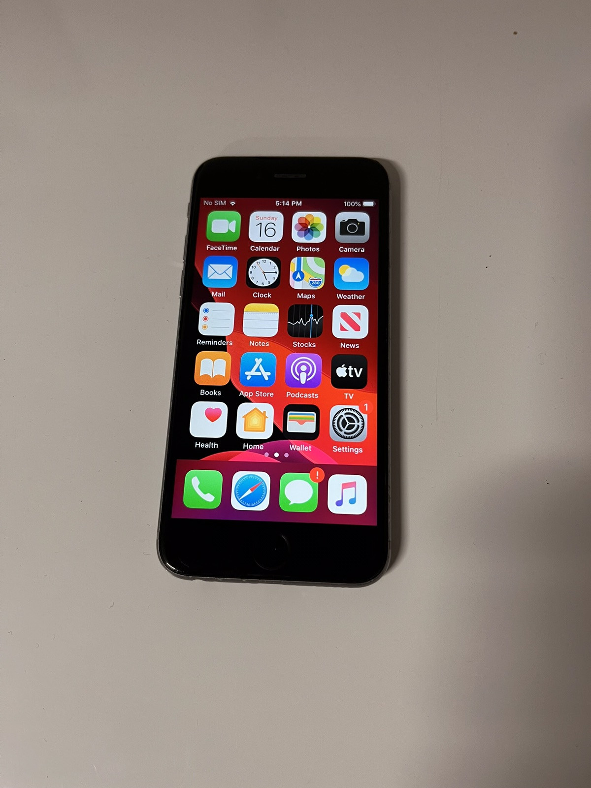 Apple iPhone 6s – 16GB – Space Gray (Verizon) A1688 (CDMA + GSM)