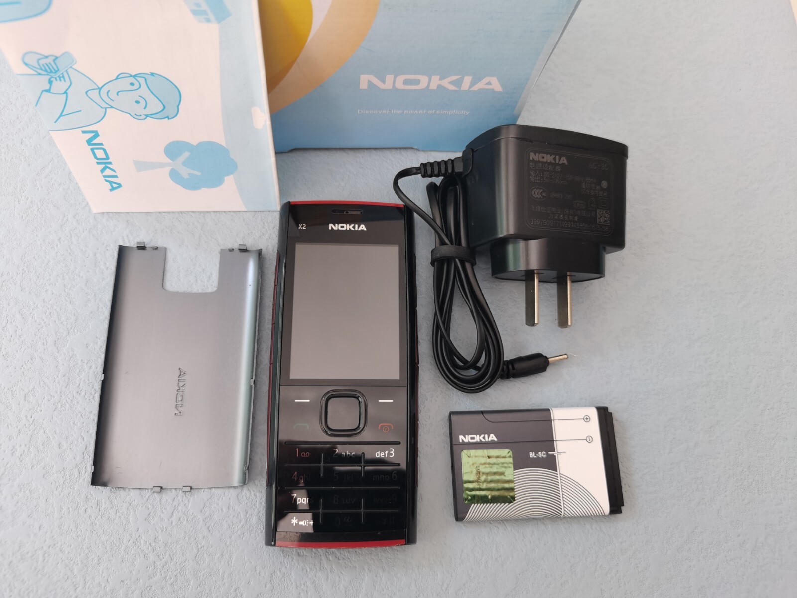 Nokia X2-00 Black Red Classic Button Unlocked Mobile Phone