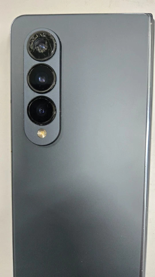 Samsung Galaxy Z Fold4 – SM-F936U 256GB Graygreen (Unlocked) CRACKED BACK *READ*
