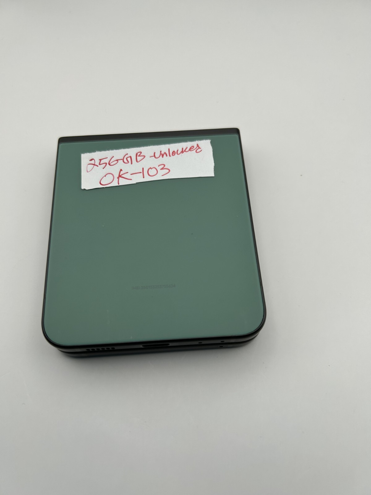 Samsung Galaxy Z Flip 5 – 256GB – Factory Unlocked – Green