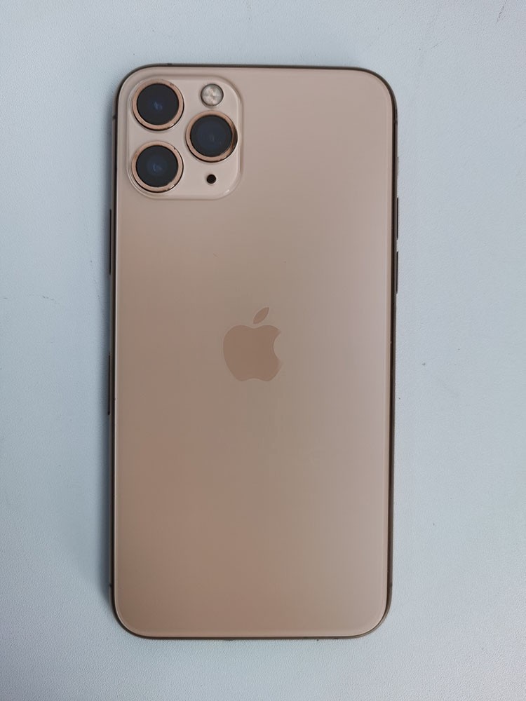 BOXED – Apple iPhone 11 Pro Unlocked 64GB / 256GB All colors good Smartphone