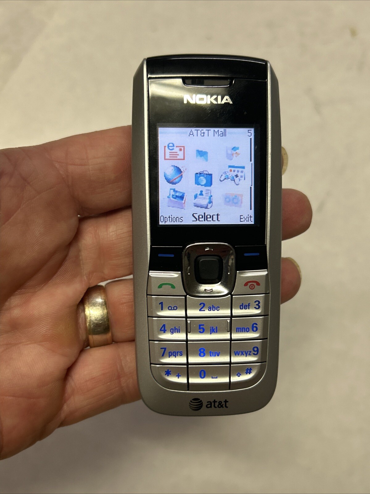 Nokia 2610 (AT&T) Silver Candybar Cellphone Works, Small Easy To Carry
