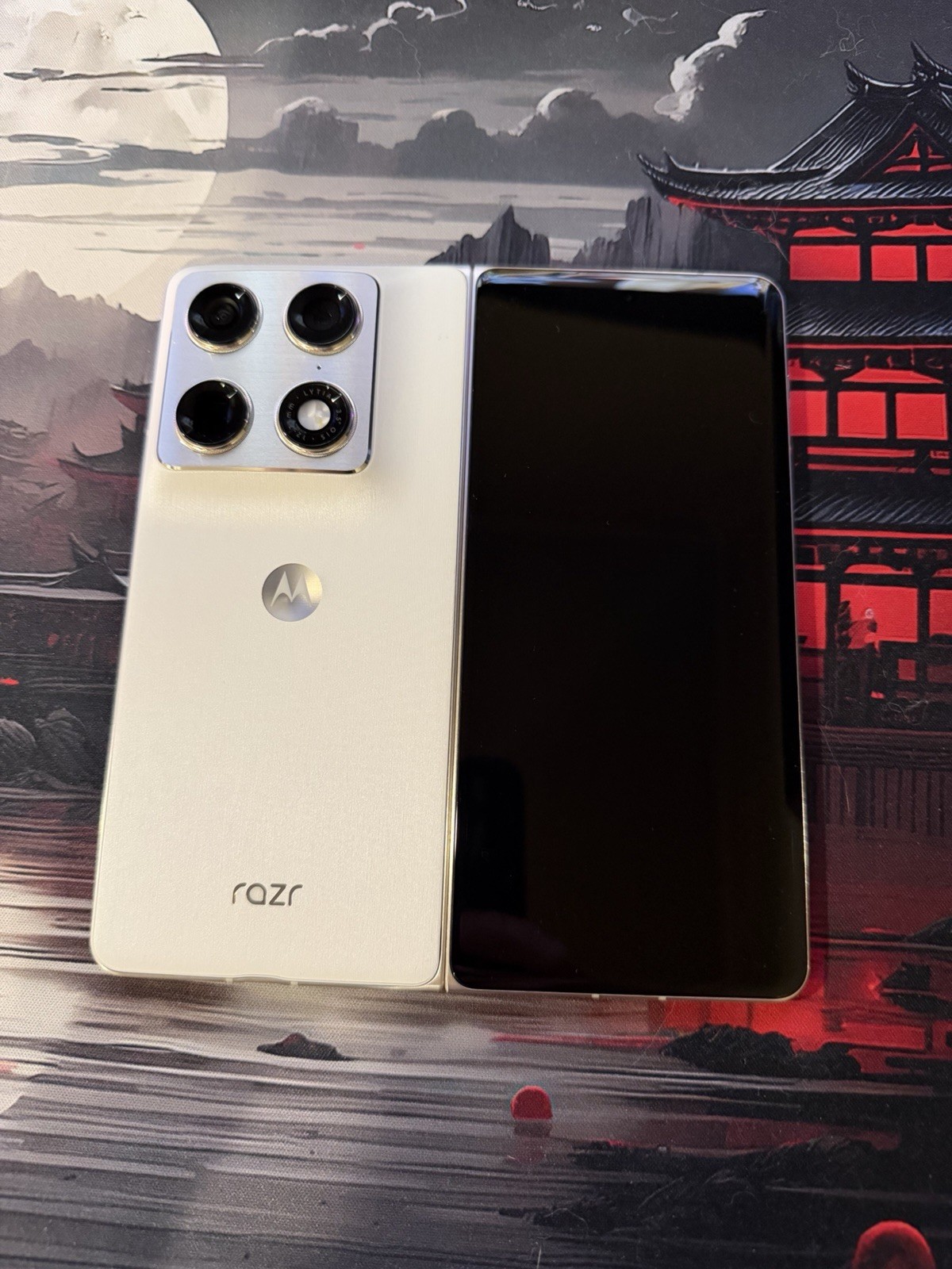 Motorola razr fold 5G 512GB 12GB 7.0in Dual SIM 50MP White
