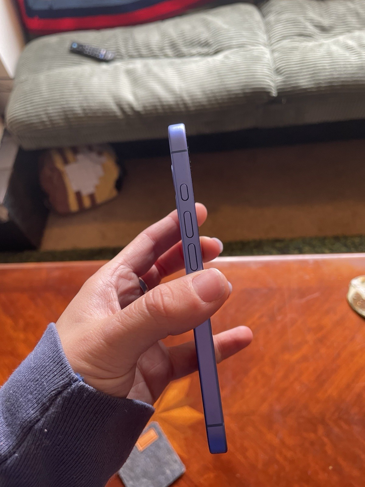 Apple iPhone 15 Blue Smartphone Bar Style 12MP Camera Resolution
