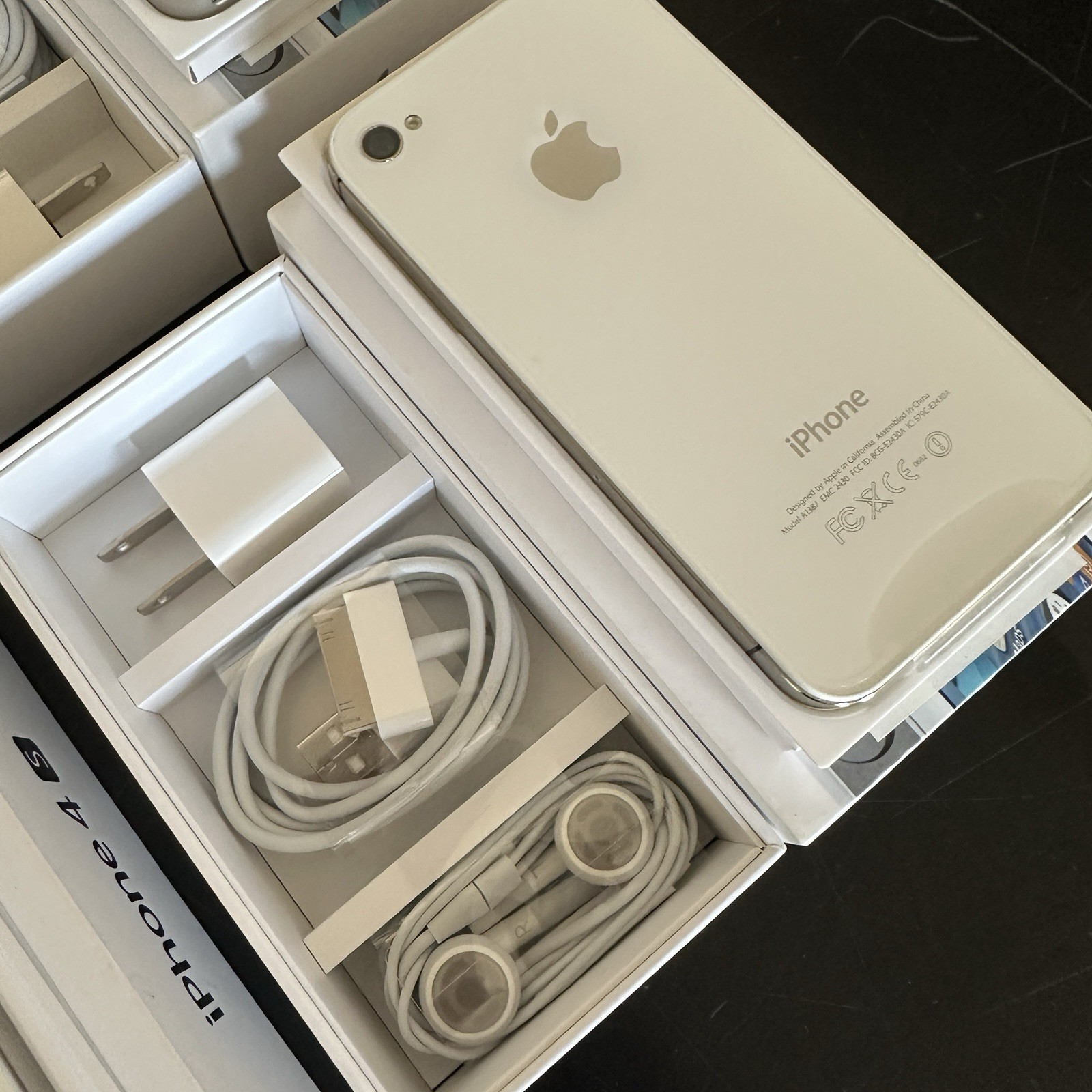 Apple iPhone 4s 16GB White A1387 Smartphone – New Open Box – Sold Individually