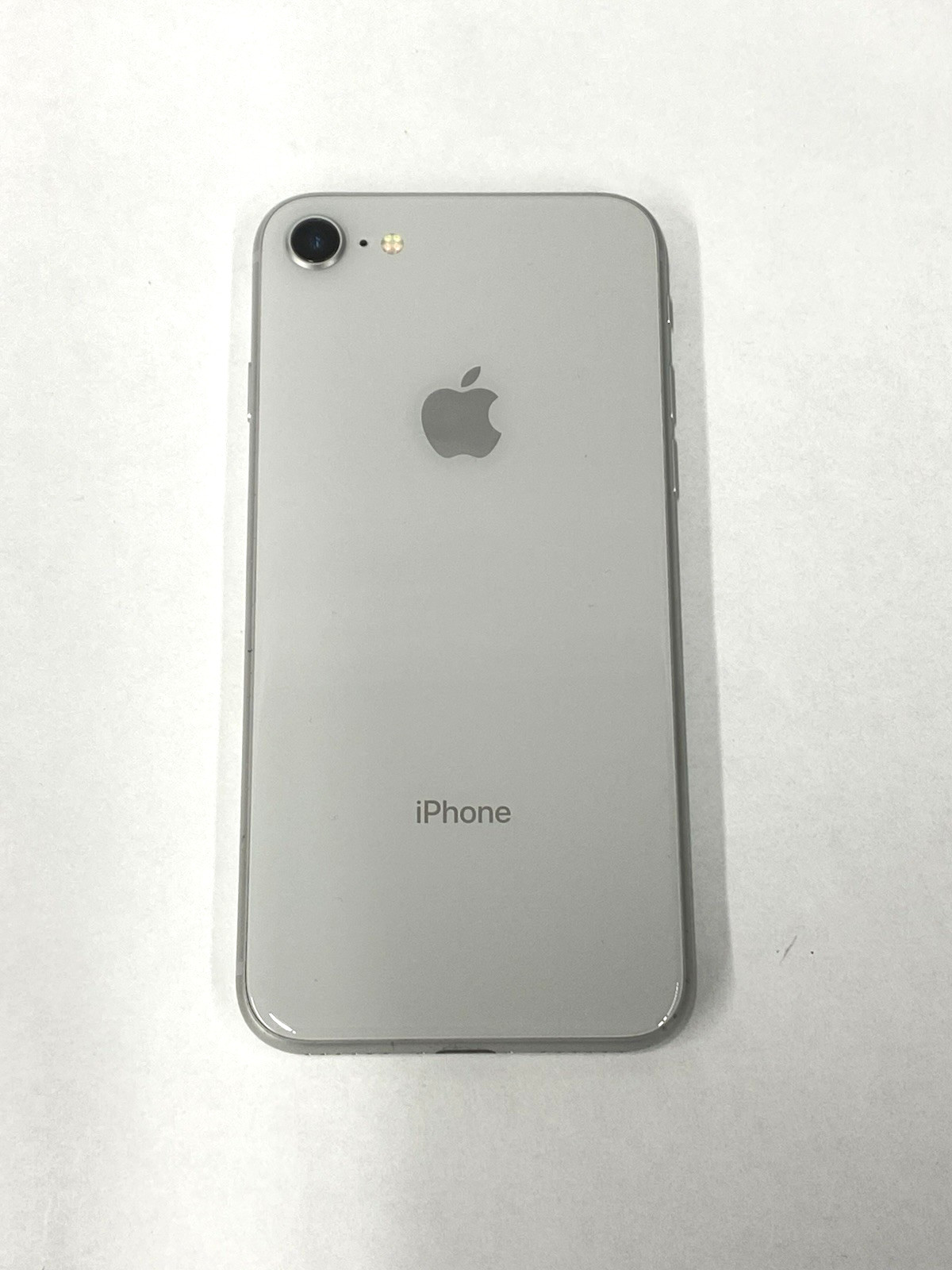 Apple iPhone 8 64GB MQ732LL/A A1863 White – No Carrier -95% BATT /Unlocked-N401