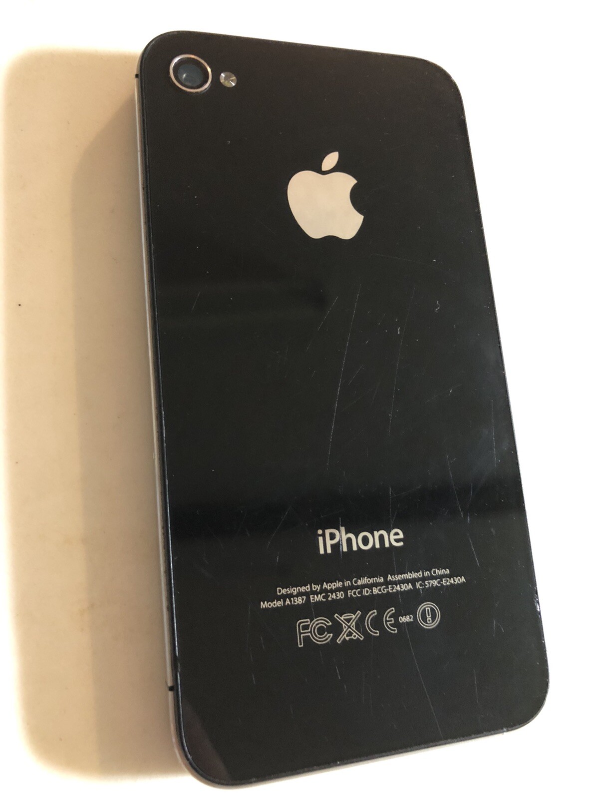 Apple iPhone 4s – 8GB – Black (Unlocked) A1387 (CDMA + GSM)