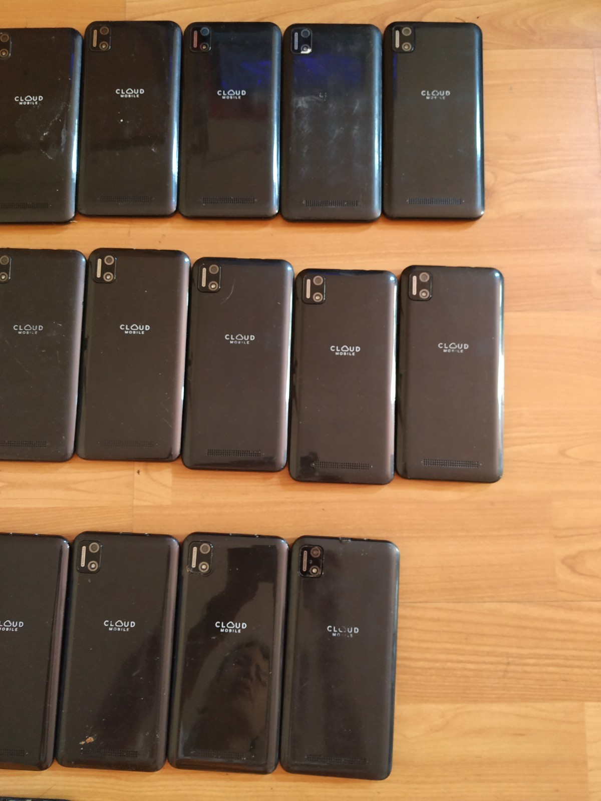 Lot of 27 Cloud Mobile Stratus C8 32GB (4pc) and C7 (23pc) Smartphone For parts