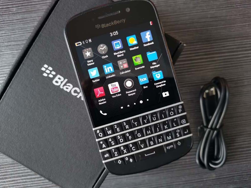 Blackberry Q10 Smartphone Dual Core 8MP GPS WiFi Bluetooth 4G (Verizon Wireless)