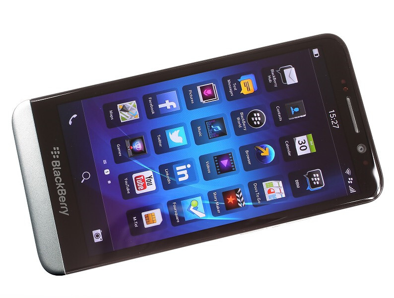 BlackBerry Z30 5.0″ 8MP 16GB 2GB RAM BlackBerry OS GSM / HSPA / LTE