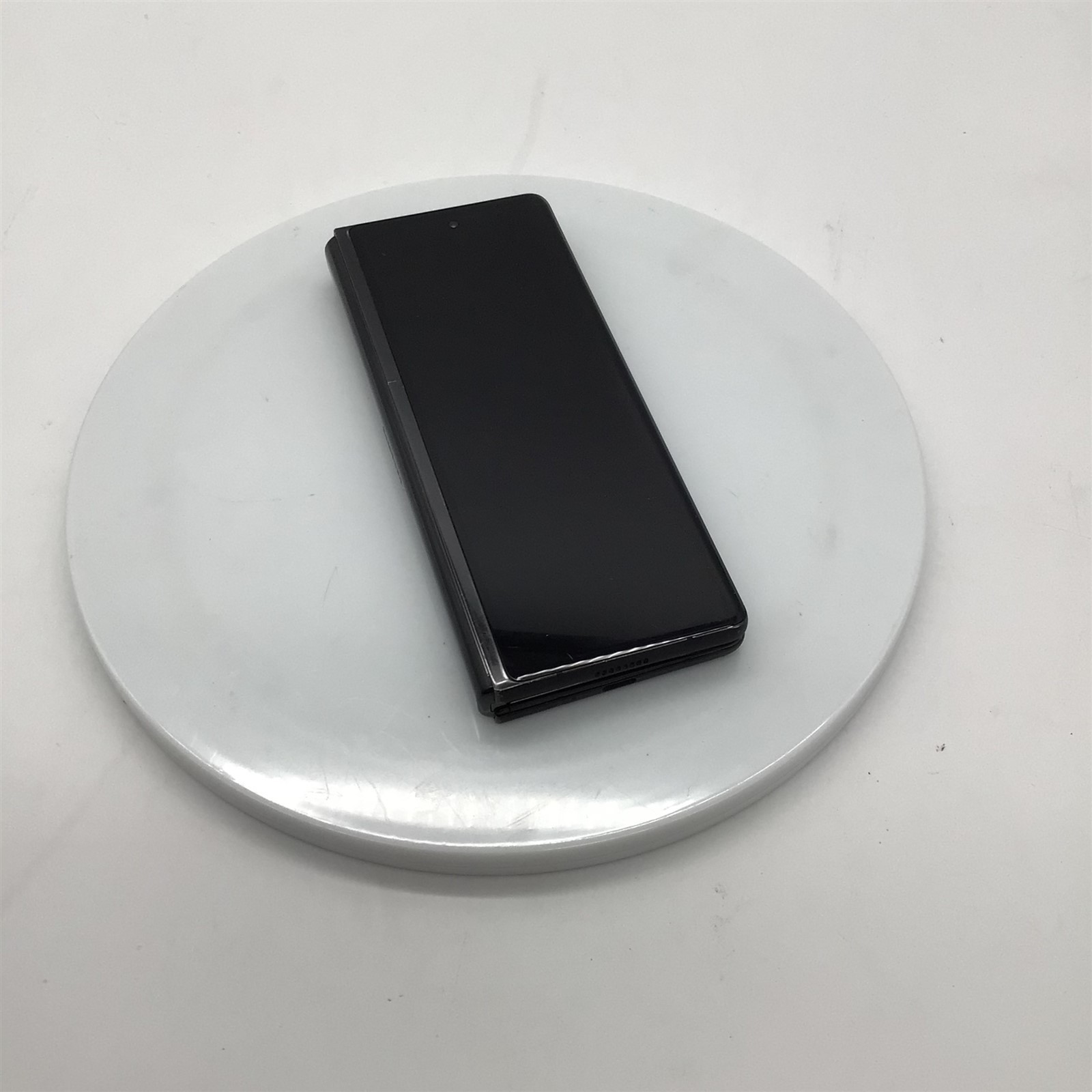 Samsung Galaxy Z Fold 2 5G 256GB – Scratches – Verizon