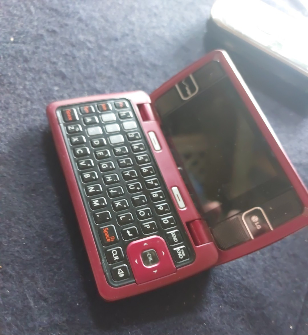 LG VX9100m Verizon Flip QWERTY Keyboard Android Cell Phone Maroon 2.0 MP 2.4″