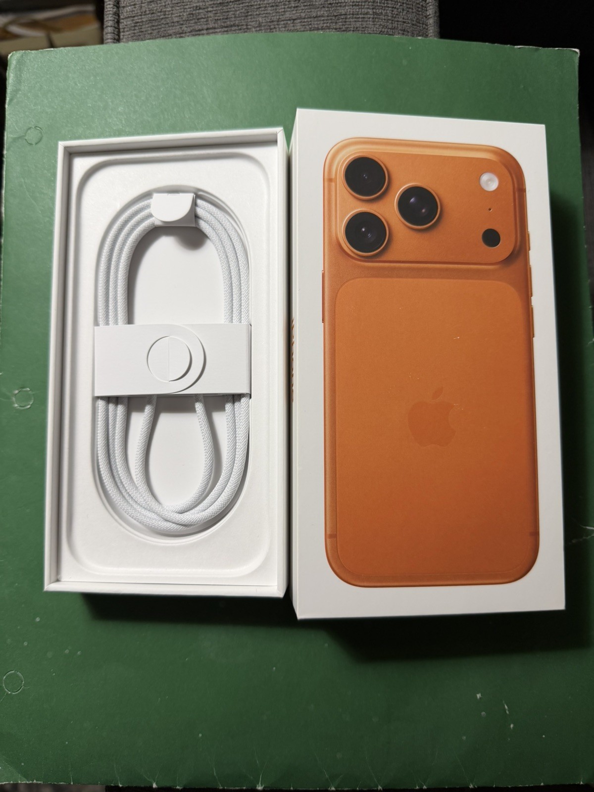** Apple iPhone 17 Pro – 256 GB – Cosmic Orange (Unlocked) **