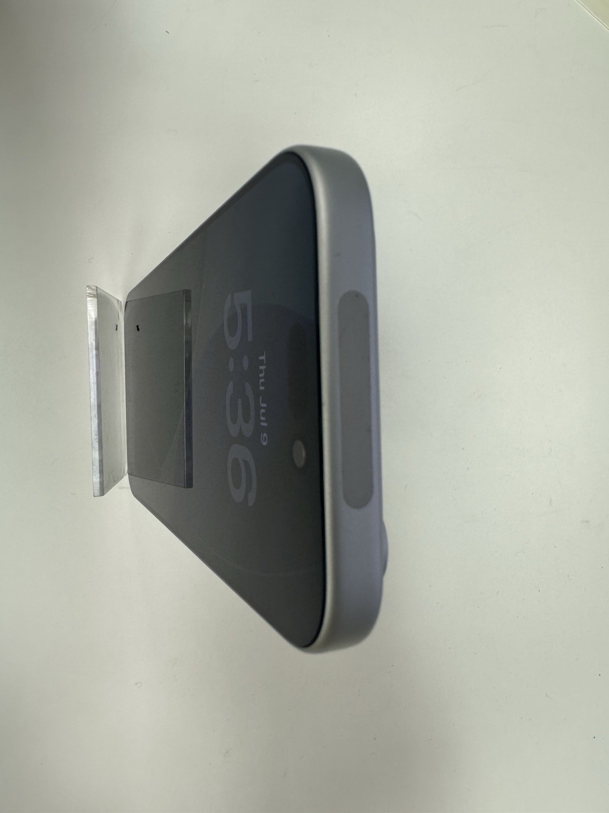 Apple iPhone 17 Pro – 256 GB – Silver (Spectrum),FOR PARTS,AS-IS.