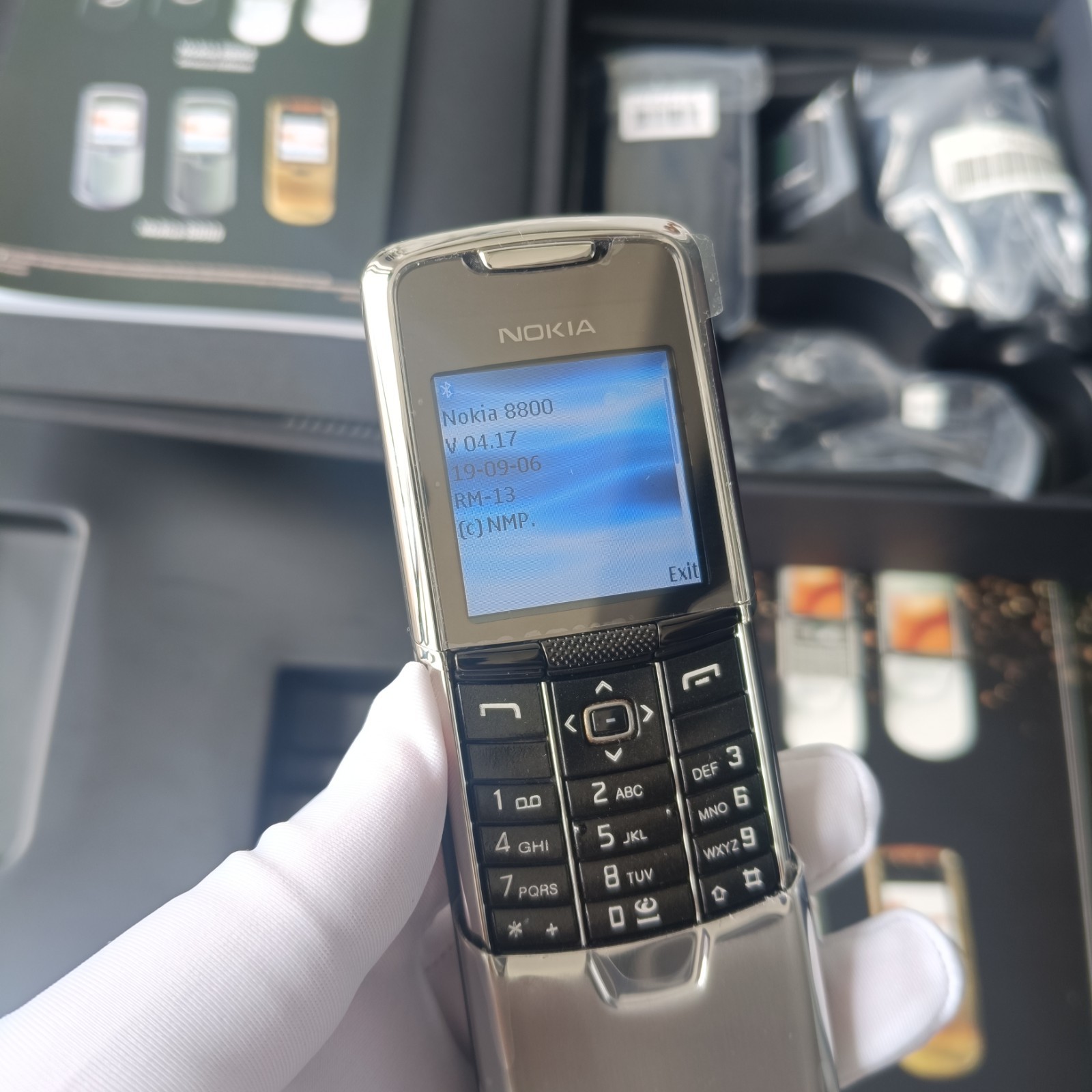 UNLOCKED – GENUINE NOKIA 8800 CLASSIC SILVER 2G GSM MOBILE PHONE Made in Germany