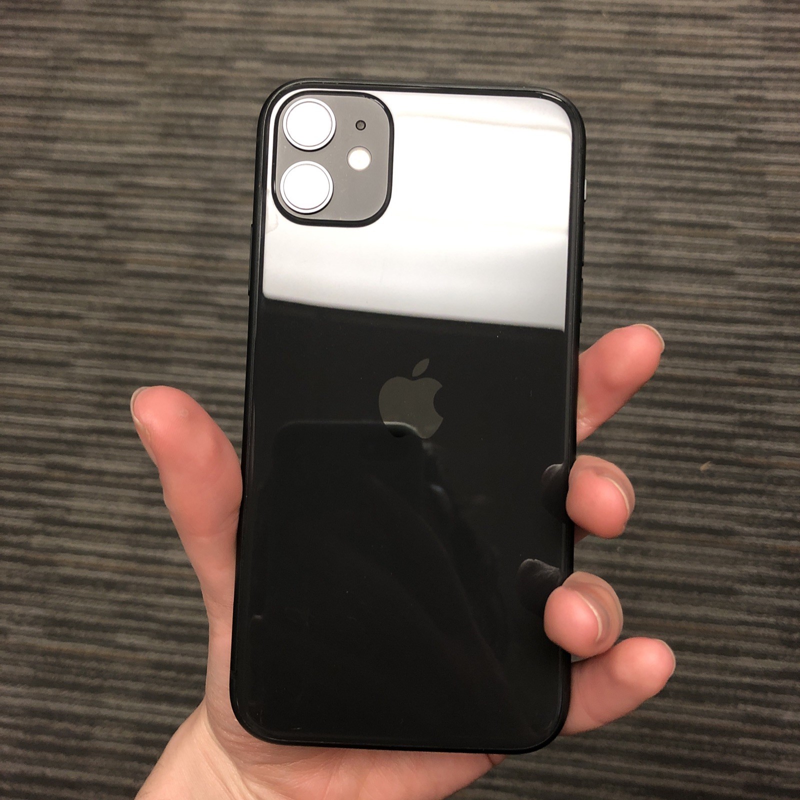 Apple iPhone 11 A2111 64GB – Black | locked to AT&T | Fair Condition