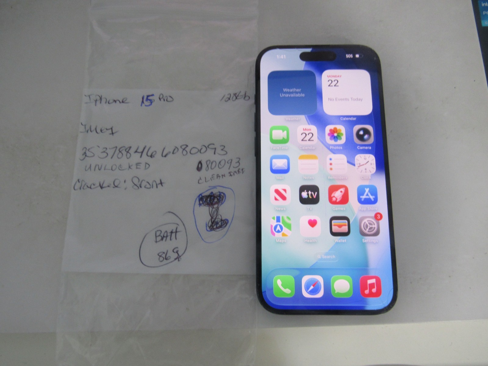 Apple iPhone 15 Pro, 128GB, Black Titanium (Unlocked) Cracked, WORKS! Clean IMEI