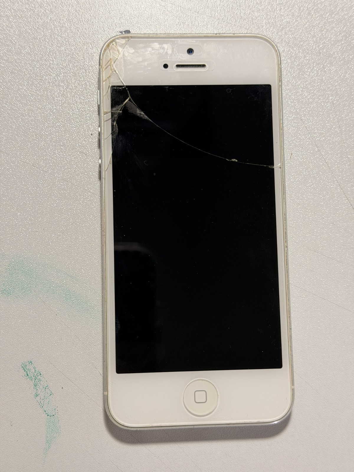 Apple iPhone 5 A1429 Cell Phone +please read+