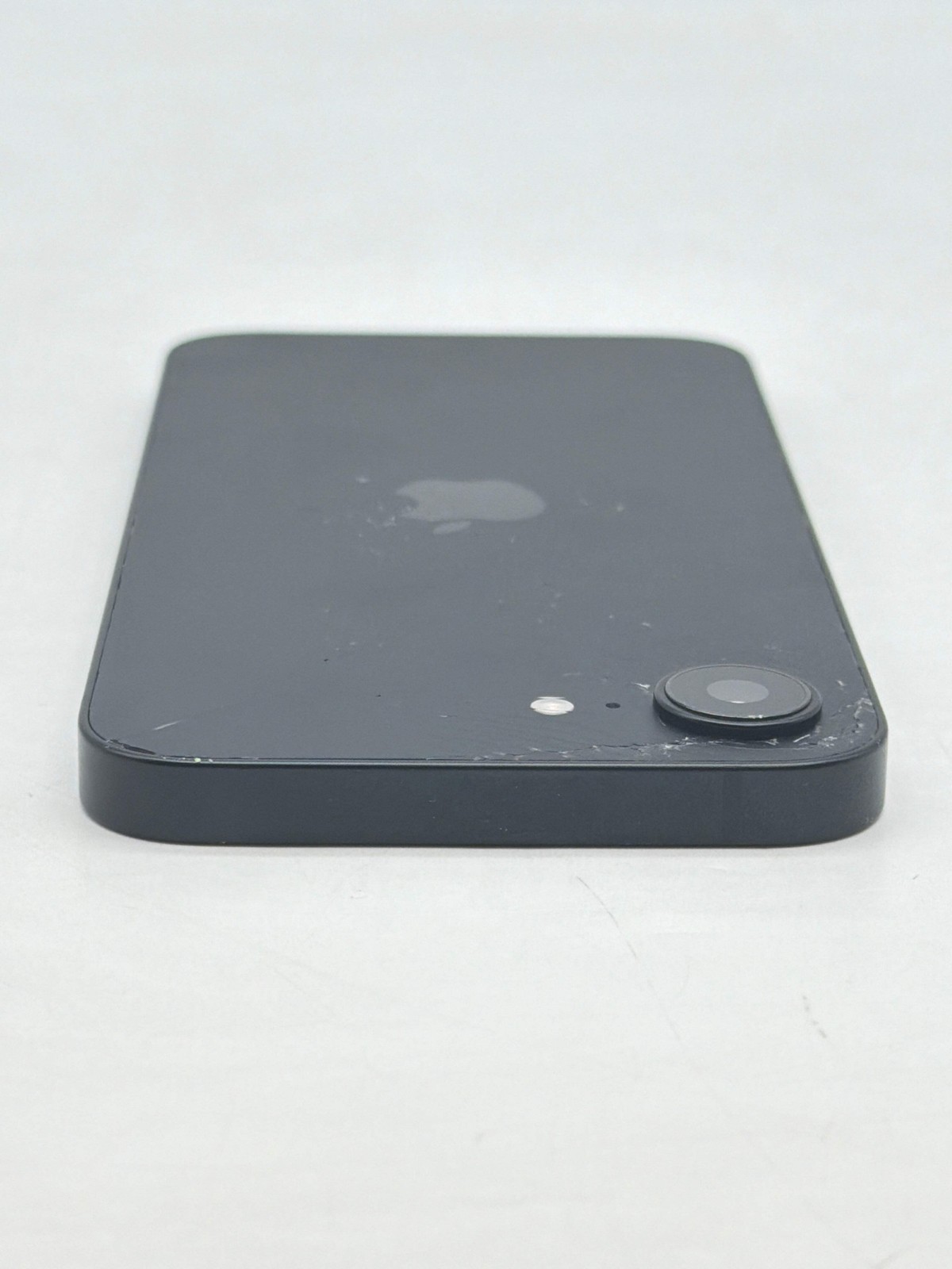 Boost Apple iPhone 16e A3212 128GB Black 100% Battery Health – Cracked Back