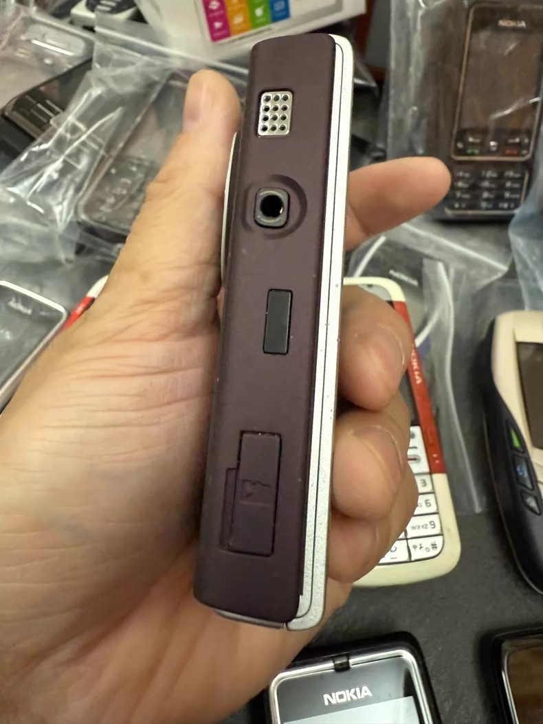 Nokia N Series N95 – Deep plum 3G GSM Wifi 5MP Slider Unlocked Classic Phone