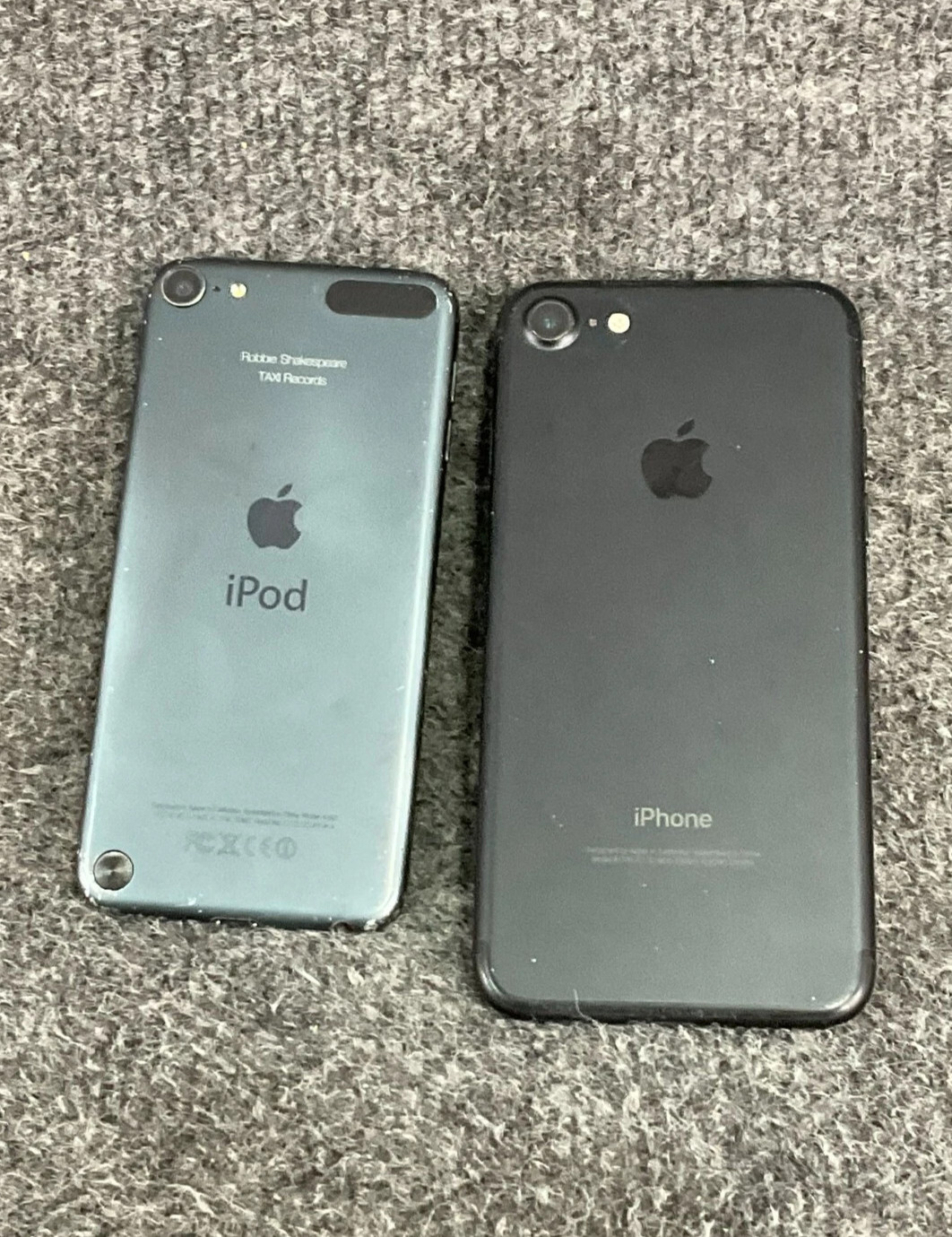 Apple iPod A1318 64GB 3rd Gen & iPhone 4S Combo Pack Used