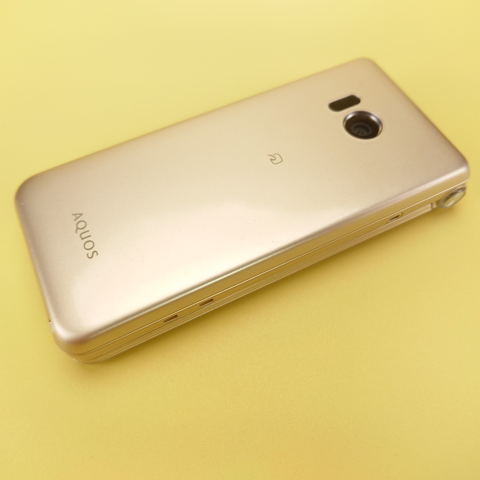 SHARP AQUOS SH-01J Unlocked Japanese Android Flip Phone Gold English Ready