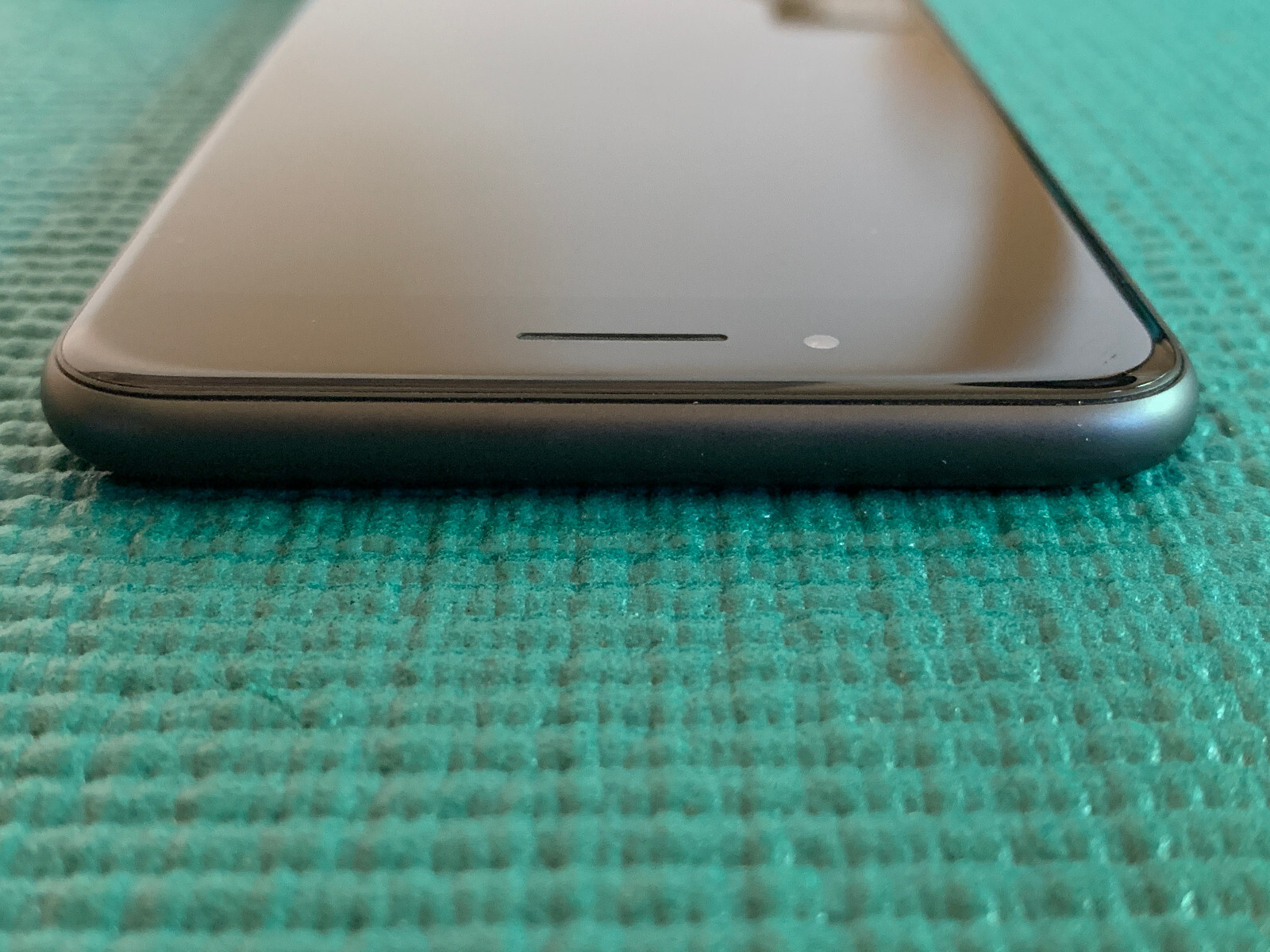 Apple iPhone 8 Plus – 256GB – Space Gray unlocked A1897 (GSM)
