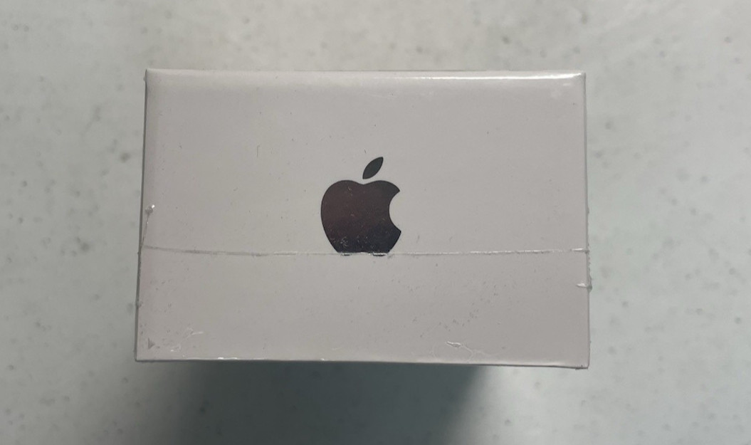 Apple iPhone 4S 8GB Black A1387 MF259LL/A Factory Sealed New Original Shrinkwrap