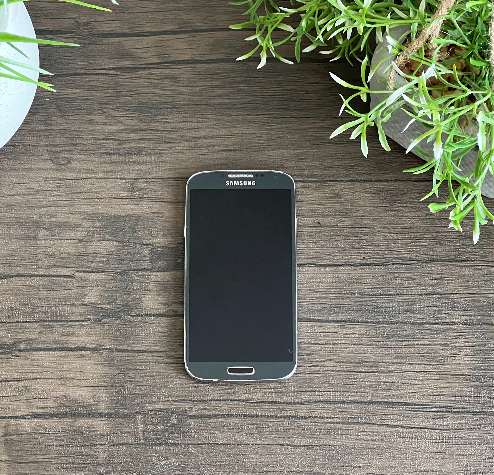 Samsung Galaxy S4, 16 GB, Black Mist (AT&T) – PREOWNED
