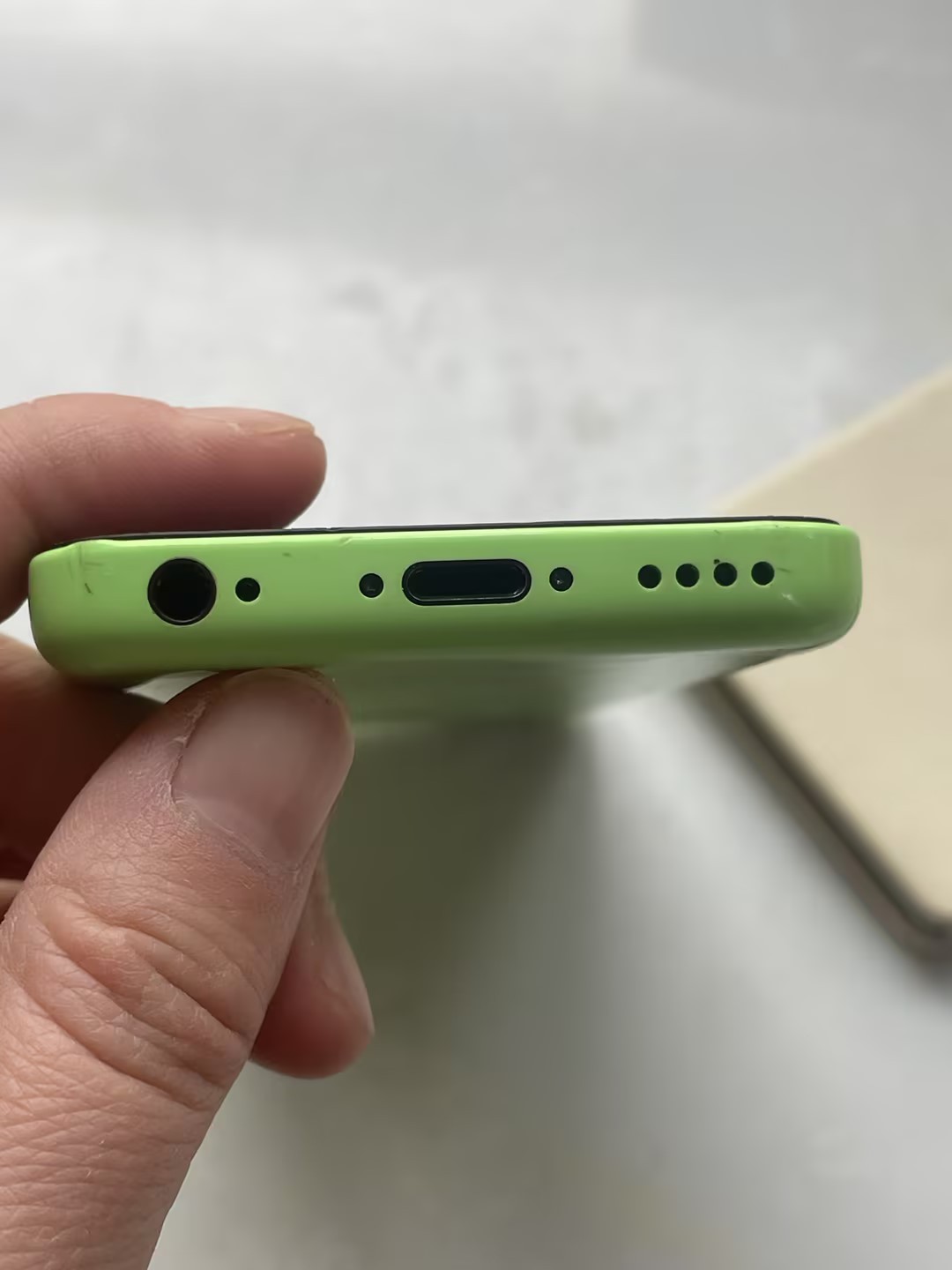Apple iPhone 5C Unlocked New Battery 8/16/32GB BLUE/GREEN/PINK/WHITE/ YELLOW