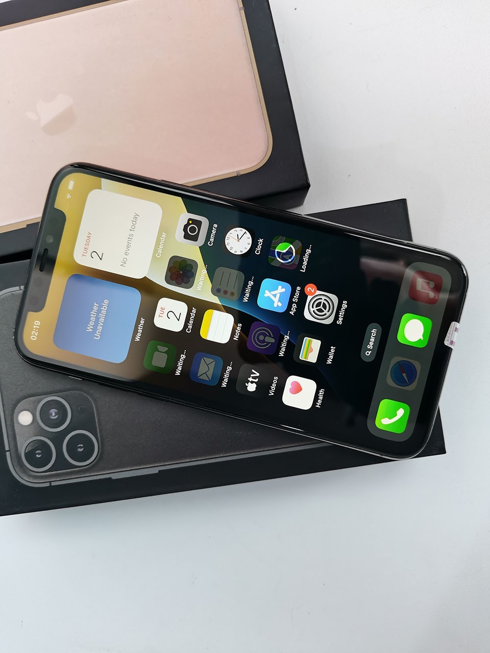 BOXED – Apple iPhone 11 Pro Unlocked 64GB / 256GB All colors good Smartphone