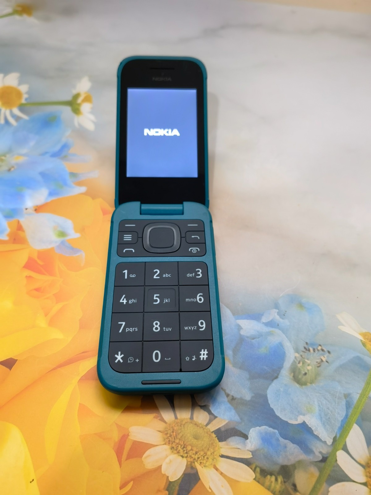 Unlocked Nokia 2780 Flip Big Keyboat 4G LTE WIFI 4GB 512MB Phone 2.7″ WIFI