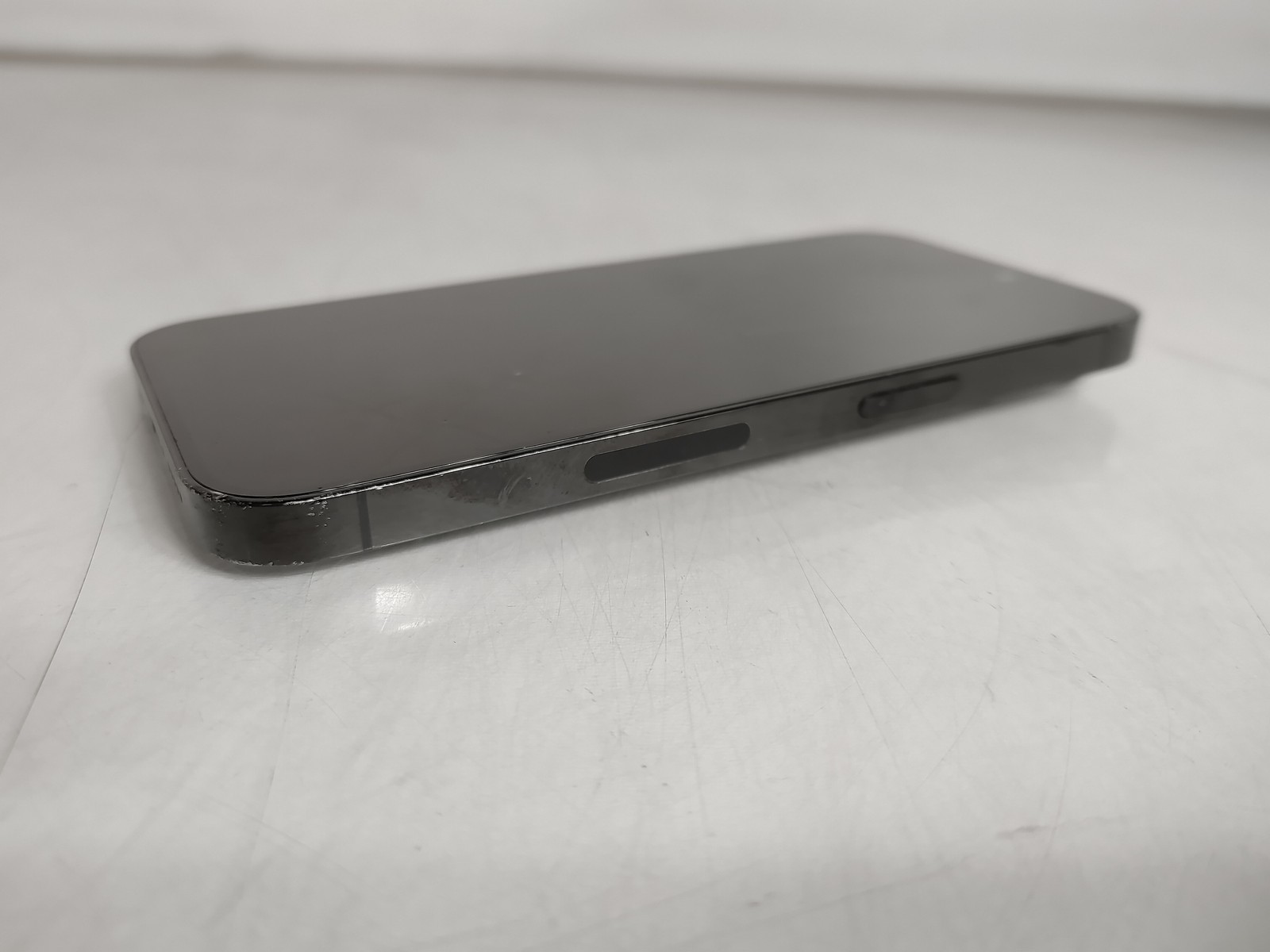 Apple iPhone 14 Pro A2650 1 TB iOS 26.3.1 AT&T Only (Wi-Fi + 5G) For Parts
